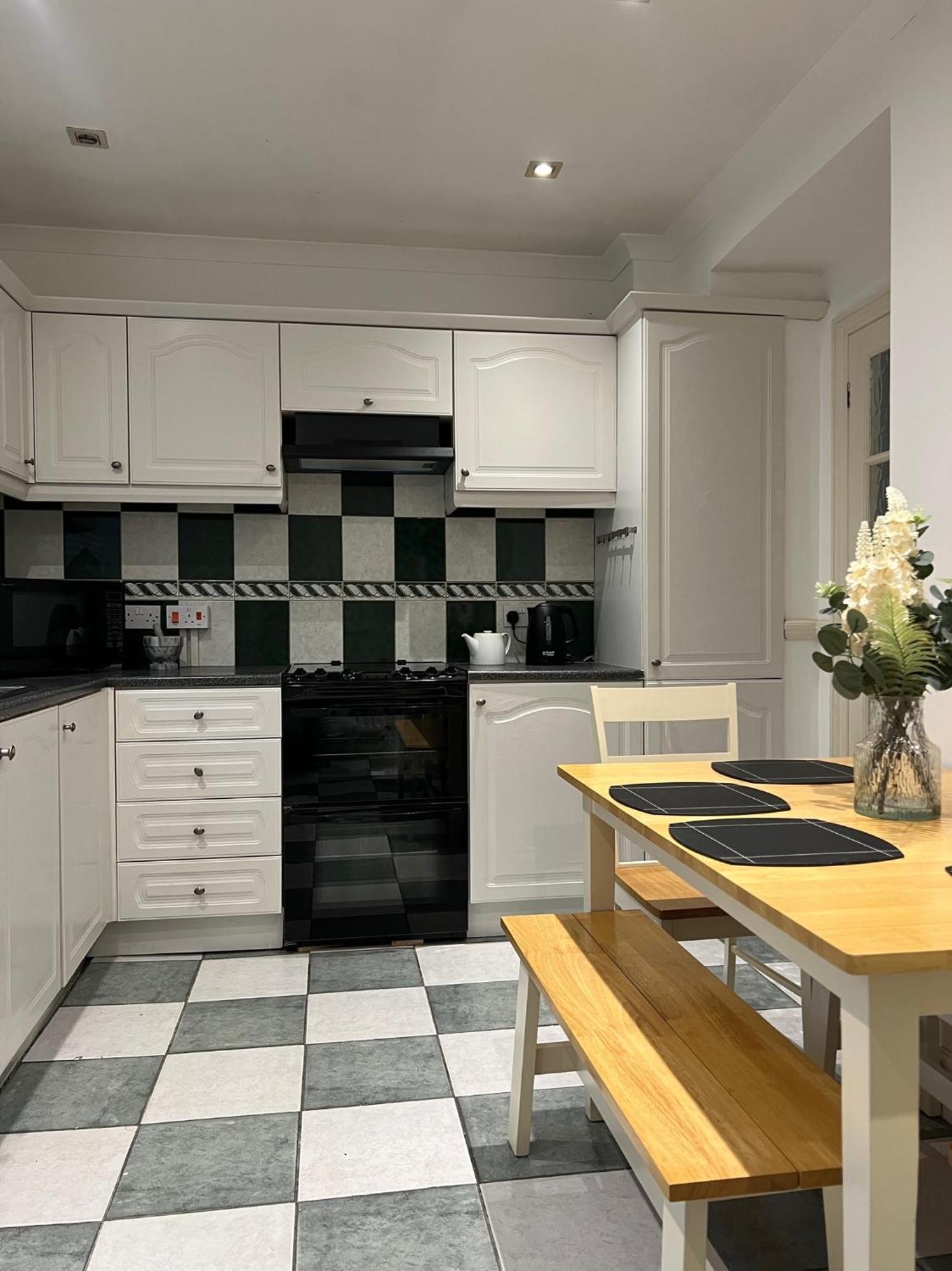Cozy 3 Bedroom House, Greenwich, London Apartment