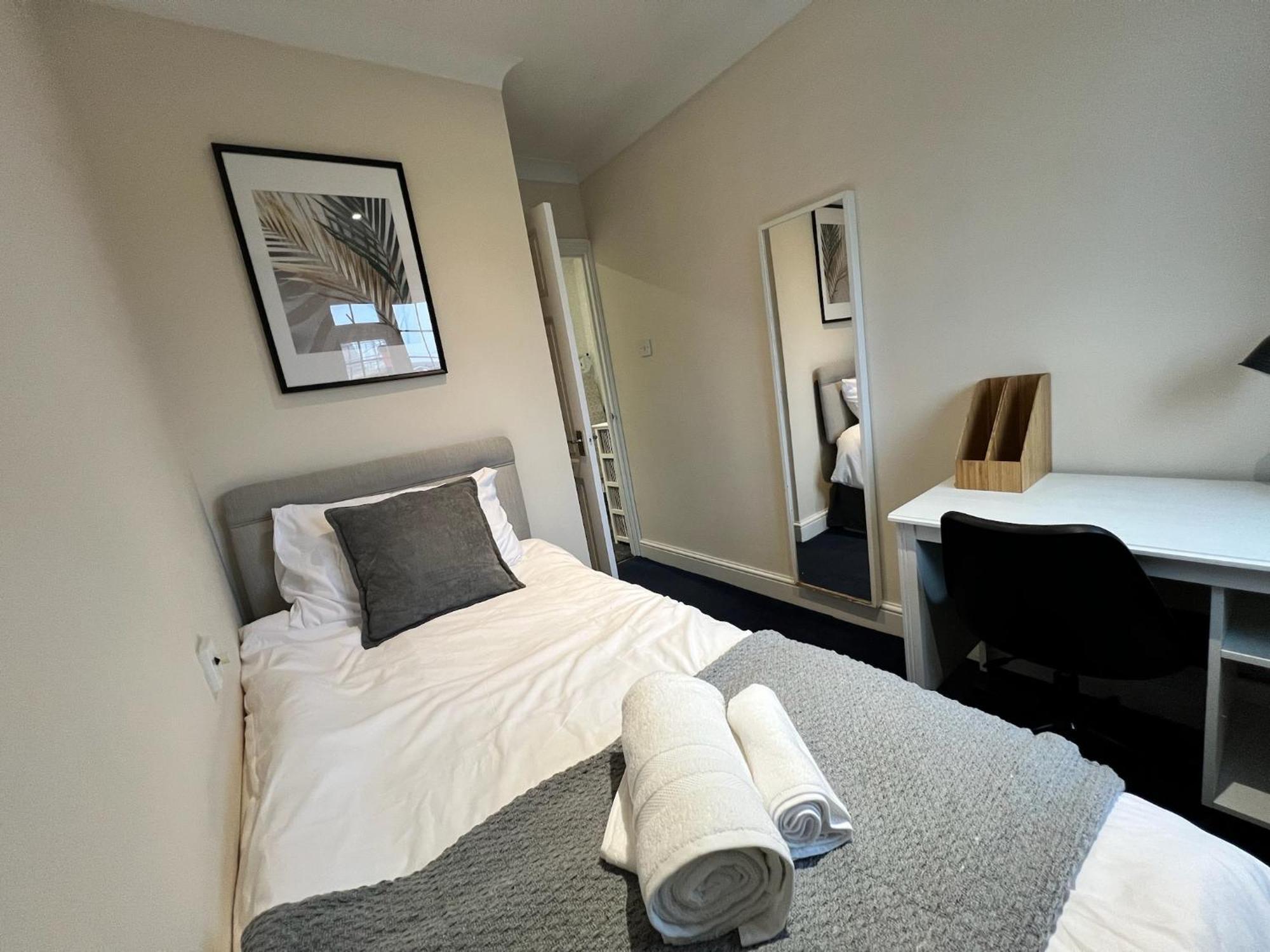 Cozy 3 Bedroom House, Greenwich, London Apartment